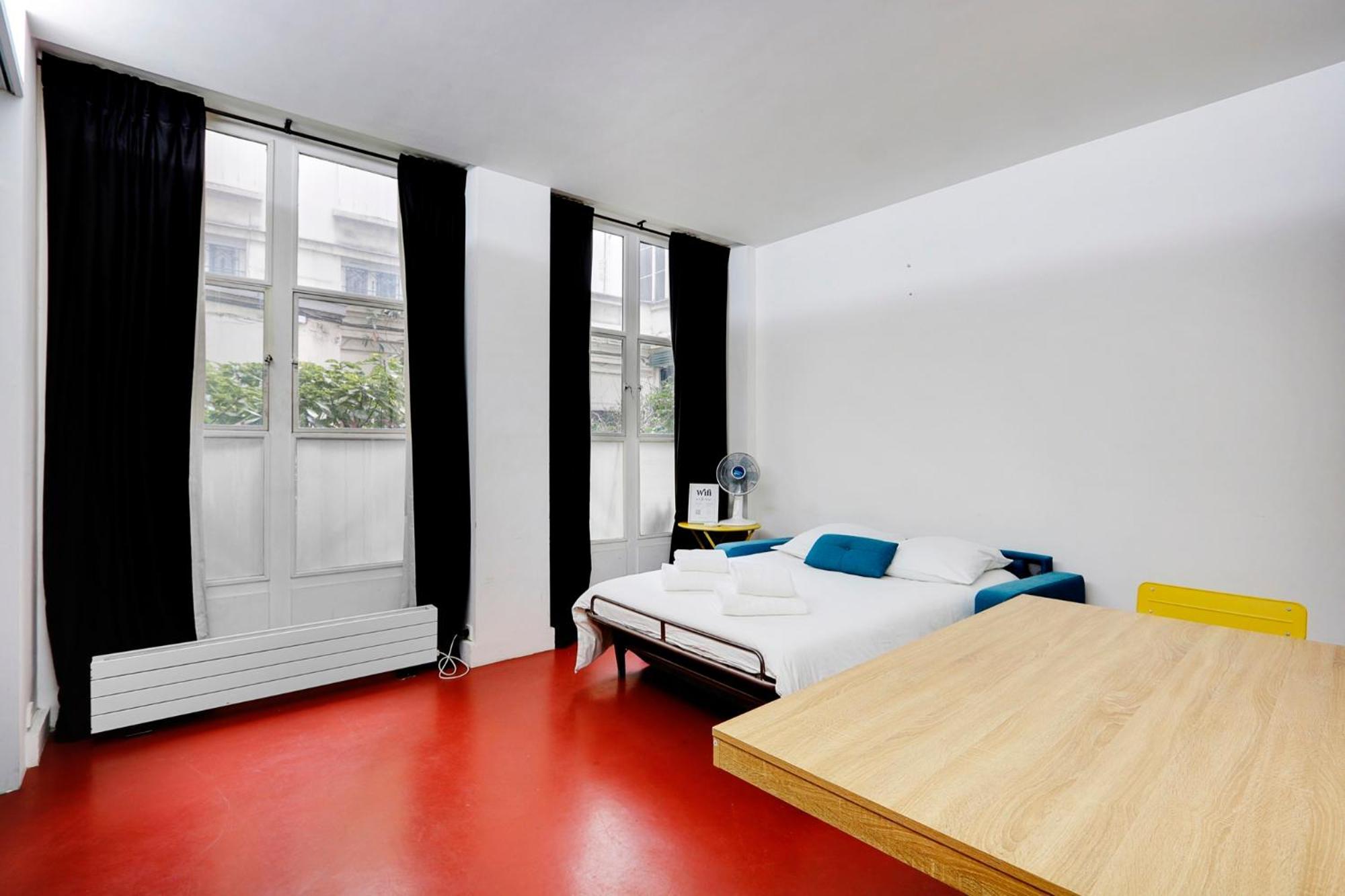 Louvre Opera Apartment *